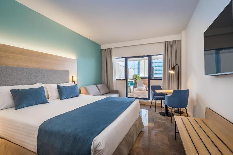 Double Room with Terrace image 4