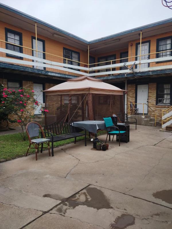 Rosenberg Motel - image 4