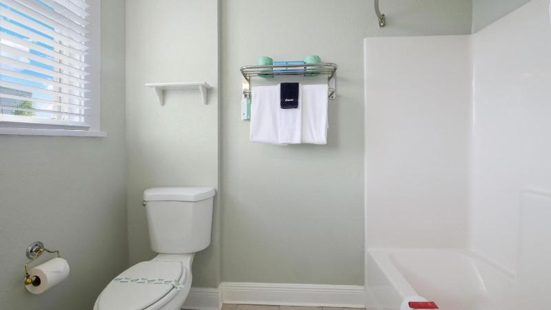 Queen Room image 3
