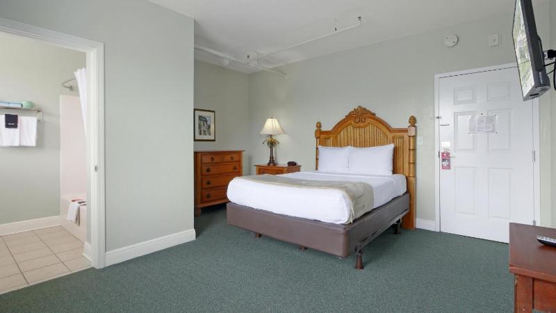 Queen Room image 4