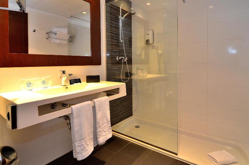 Double or Twin Room image 2