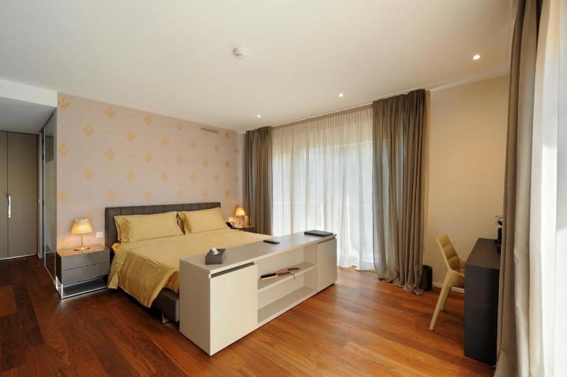 Superior Junior Suite with Balcony image 1
