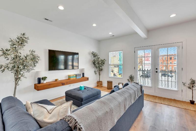 Four-Bedroom Apartment image 1