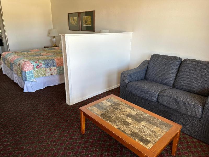 Windcrest Inn and Suites - image 22