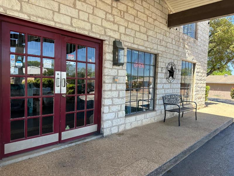 Windcrest Inn and Suites - image 35