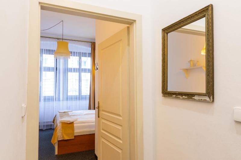 Deluxe Triple Room image 3