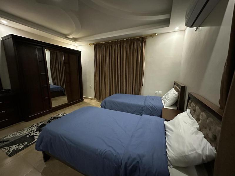 Amro Petra Apartment - image 10