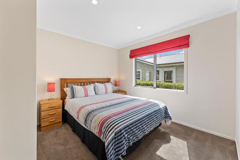 Lake Life Kinloch - Taupo Holiday Home - image 28