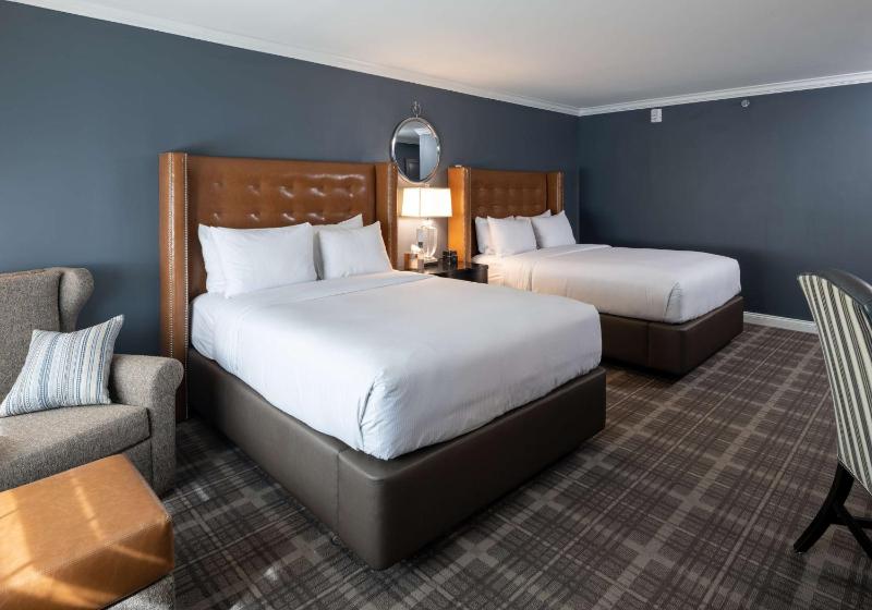 Queen Room with Two Queen Beds with Roll-In-Shower image 4