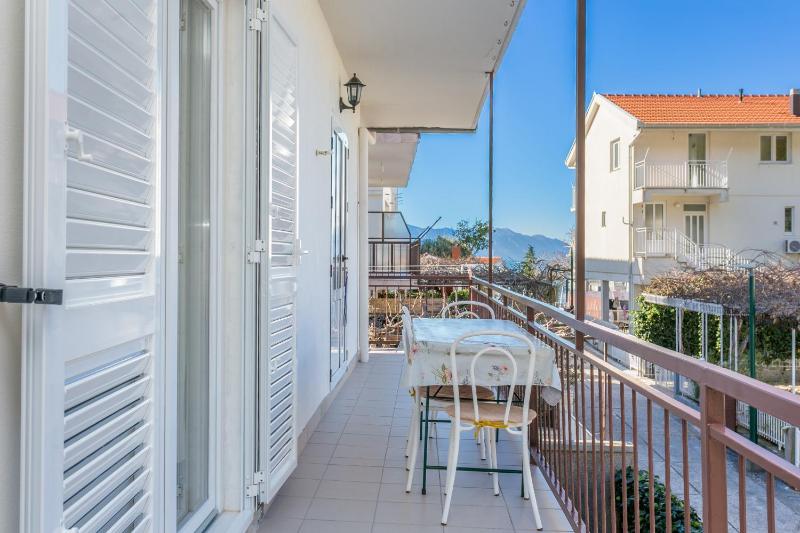 One-Bedroom Apartment with Balcony image 3
