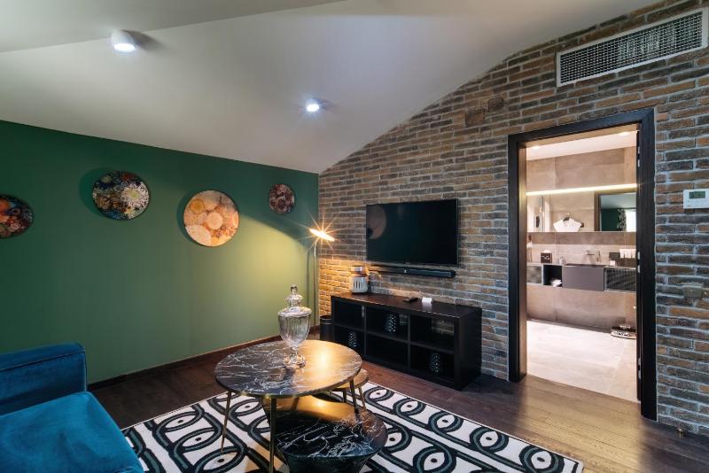 Suite with Sea View image 3