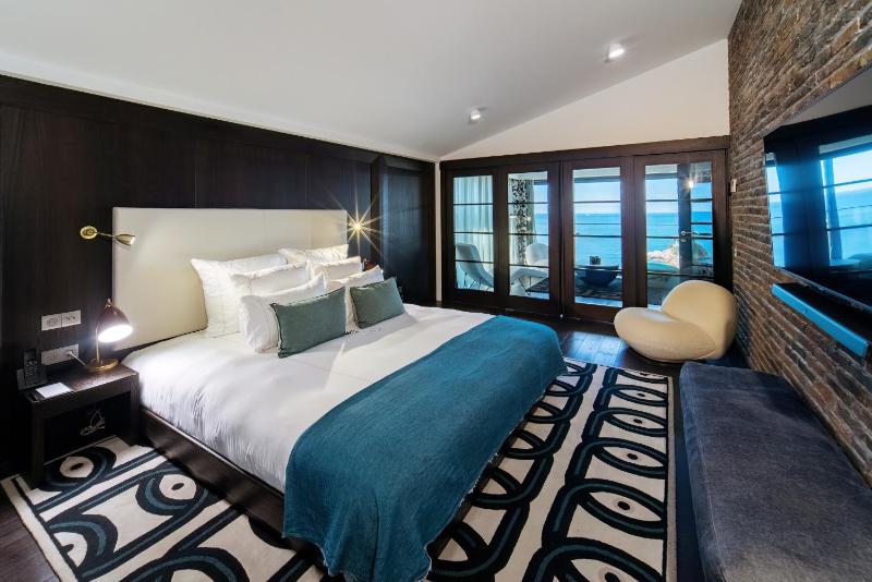 Suite with Sea View image 4