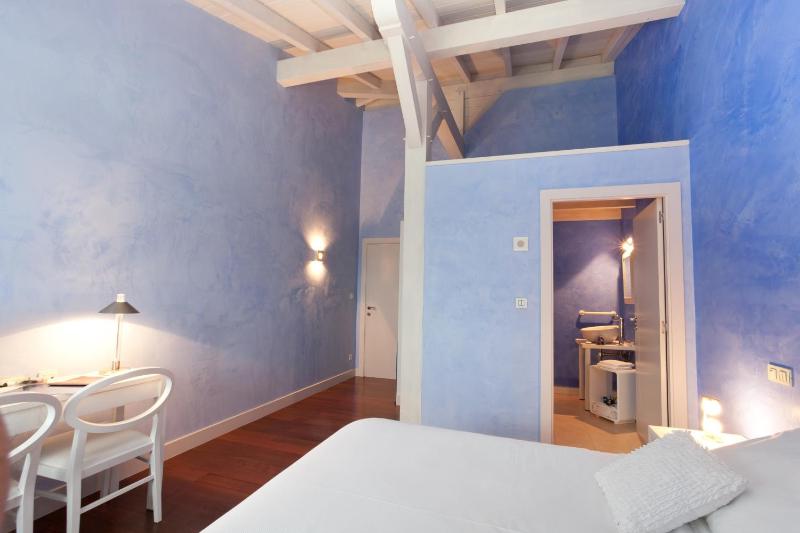 Superior Double Room image 2