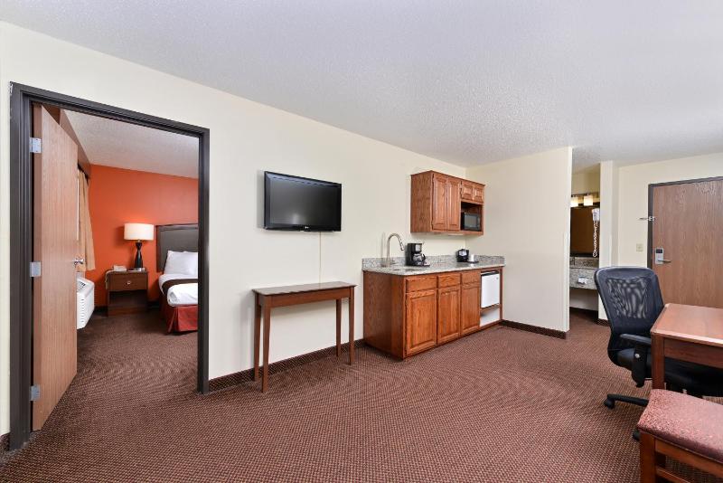 One-Bedroom King Suite - Non-Smoking image 2