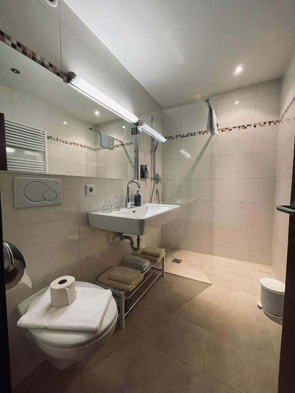 Standard Double Room image 1