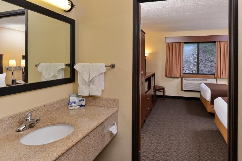 Suite with Two Queen Beds - Non-Smoking image 2