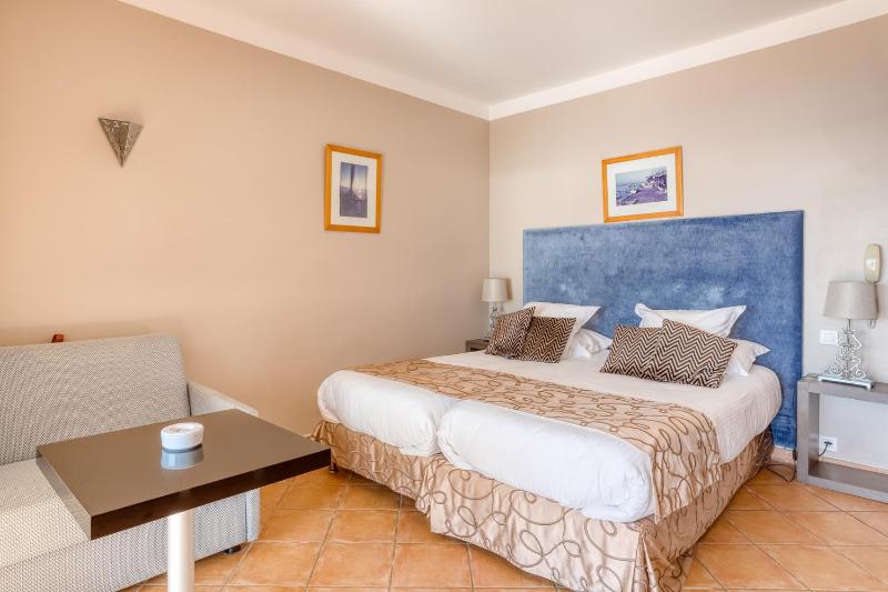 Junior Suite with Sea View image 3