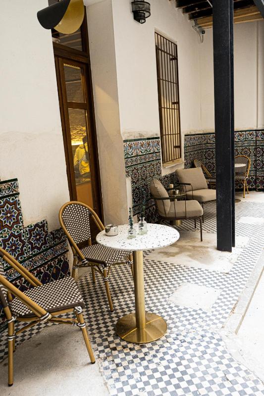 Black Swan Hostel Granada - image 8