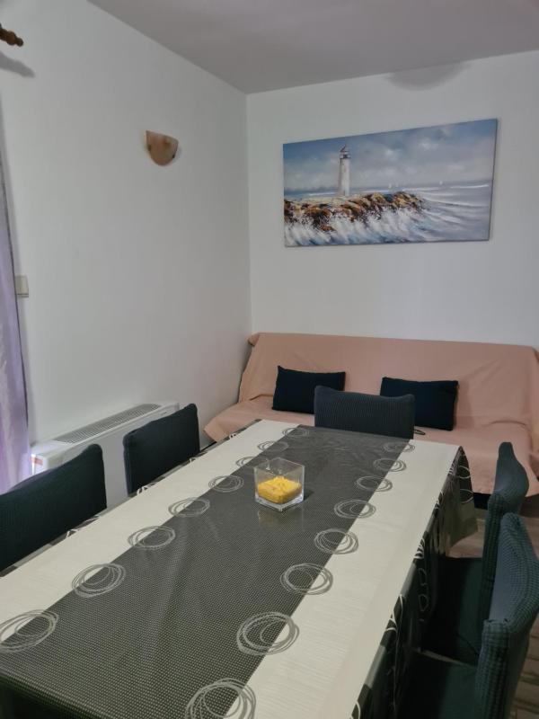 Two-Bedroom Apartment (6 Adults) image 2