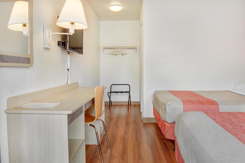 Motel 6-Portland OR - Central - image 5