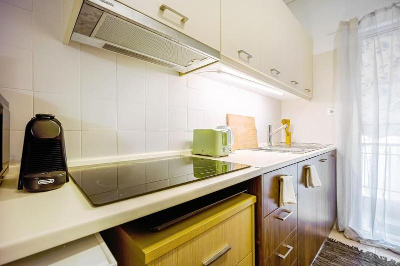 Top Acropolis Sightseeing 1st FLR Elegant Flat by LODGESPOT - image 5