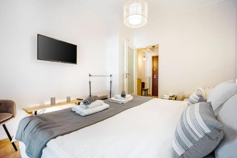 Top Acropolis Sightseeing 1st FLR Elegant Flat by LODGESPOT - image 10