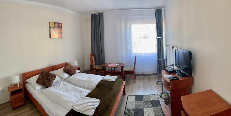 Double Room image 1
