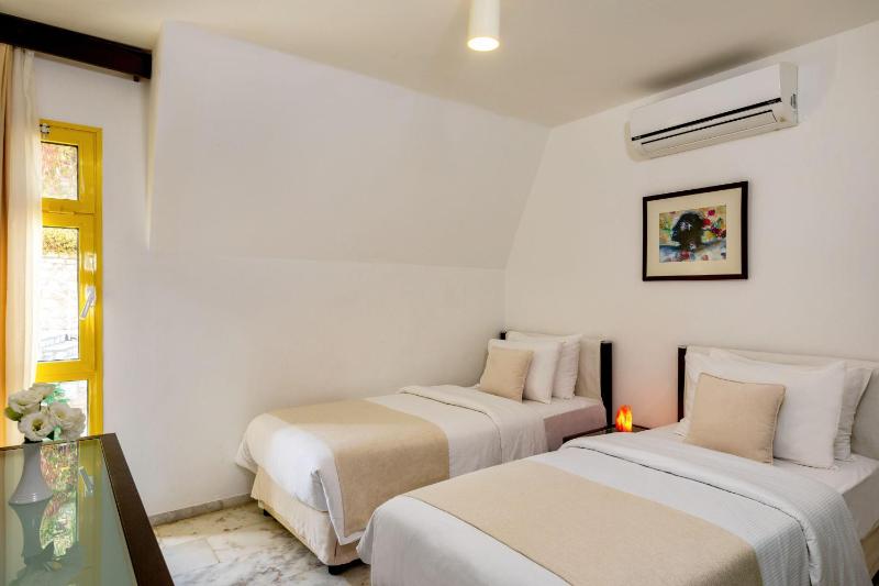 Superior Suite with Sea View image 3