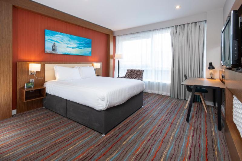 Double Room image 1