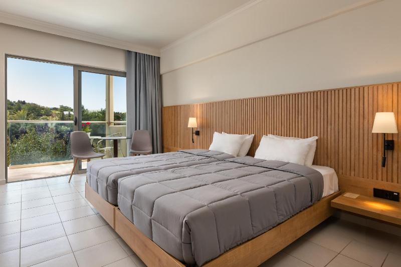 Double or Twin Room with Garden View image 1