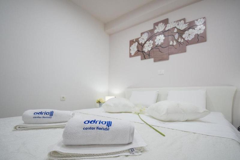 Double Room image 1