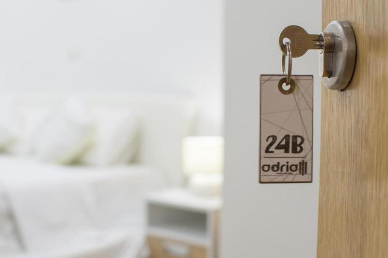 Deluxe Double Room (2 Adults + 1 Child) image 3