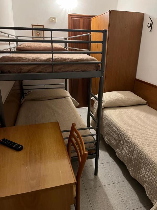 Quadruple Room image 4