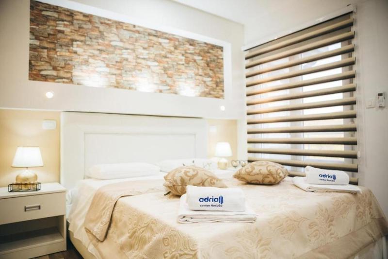 Triple Room with Pool View image 1