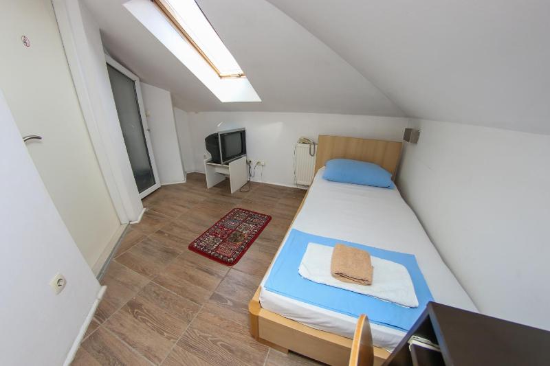 Single Room image 1