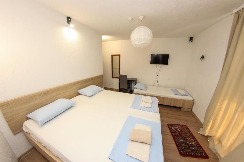 Triple Room image 3