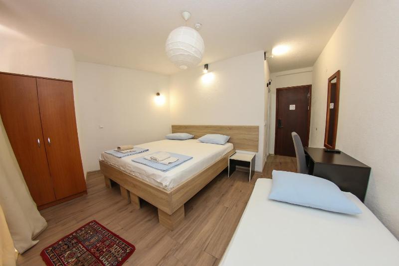 Triple Room image 2