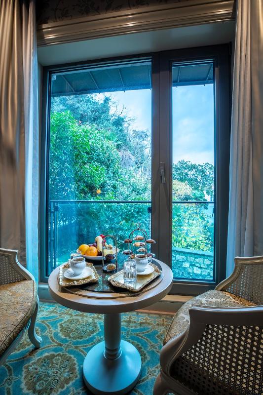 Superior Double Room image 1