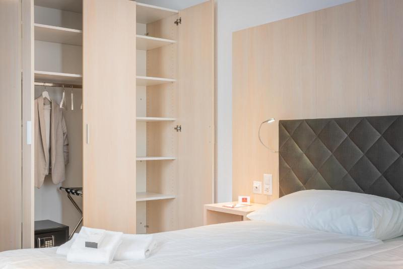 Top Floor Apartment with Large Terrace image 4