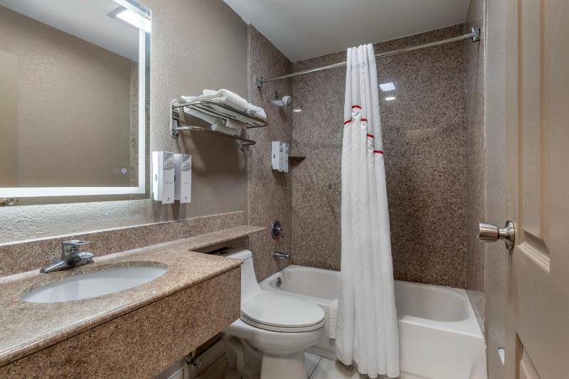 Deluxe Room with Two Double Beds Non-Smoking image 2