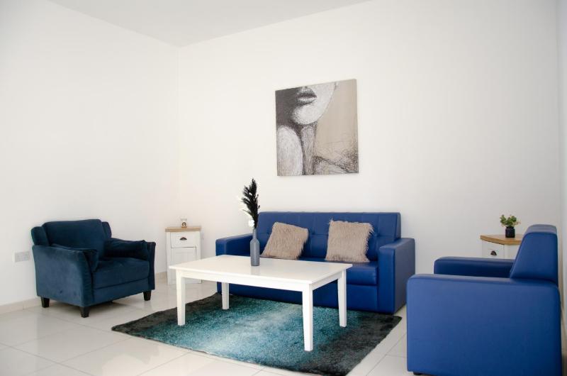 Lovely flat close to St julians with 6 beds in 3 rooms for 8 people Images