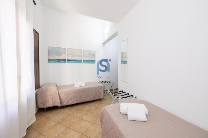 Ni Ni Apartments - Self Check in - image 34