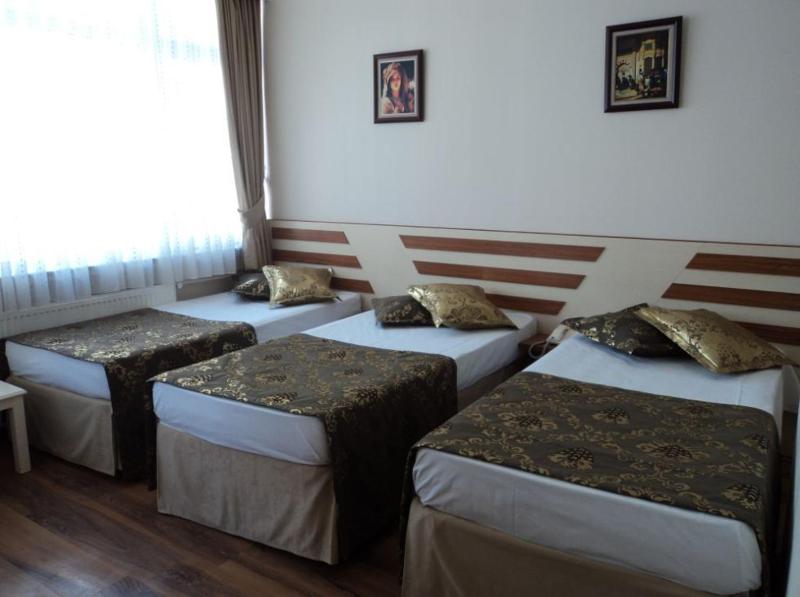 Quadruple Room image 1