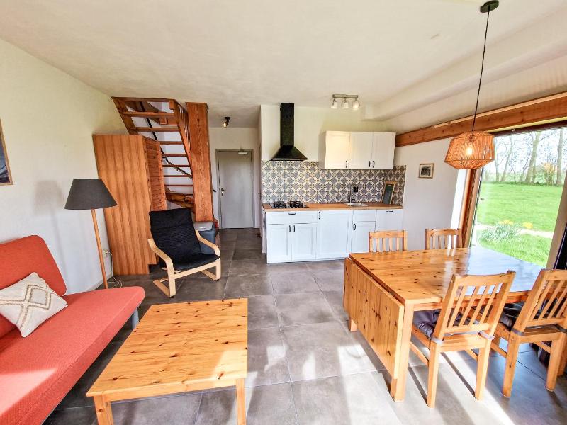 One-Bedroom Apartment image 4