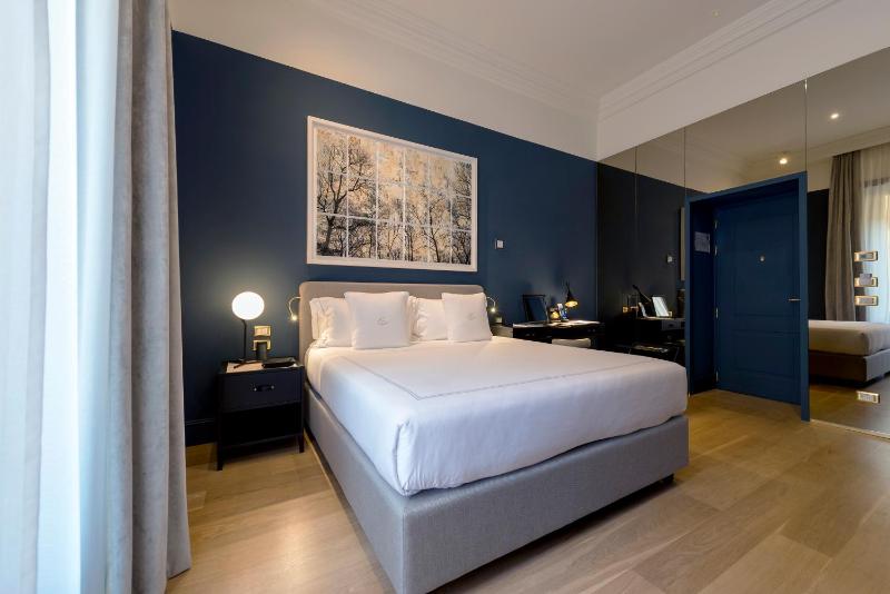 Standard Double Room image 4