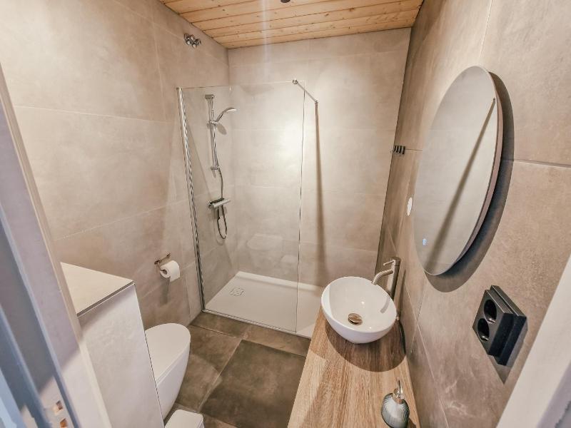 One-Bedroom Apartment image 4