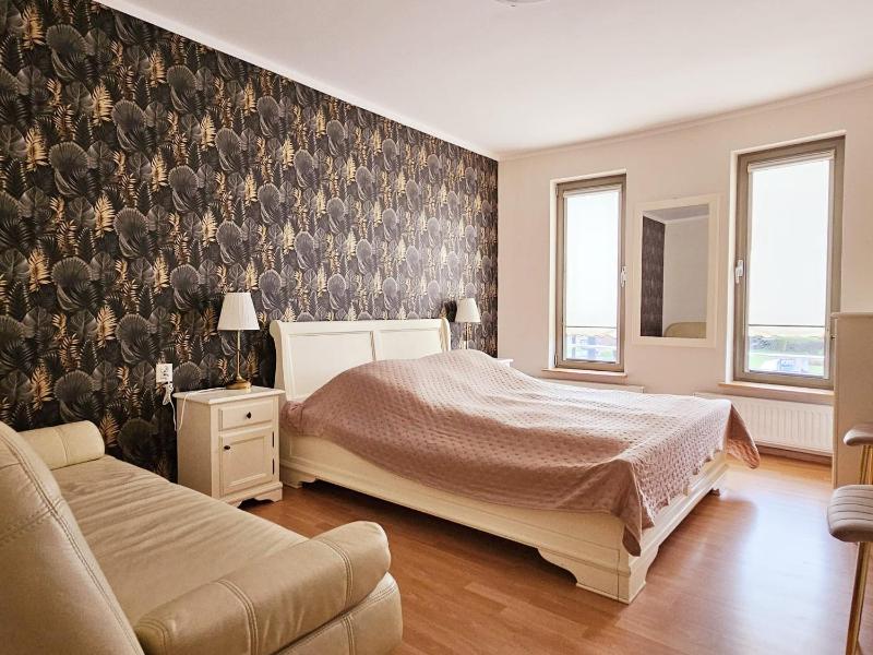 Standard King Room image 1