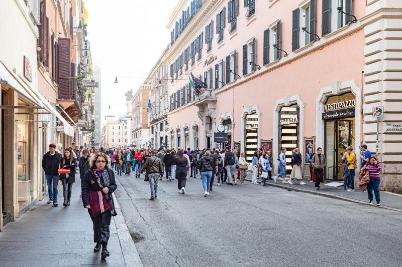 Studio with Terrace image 2