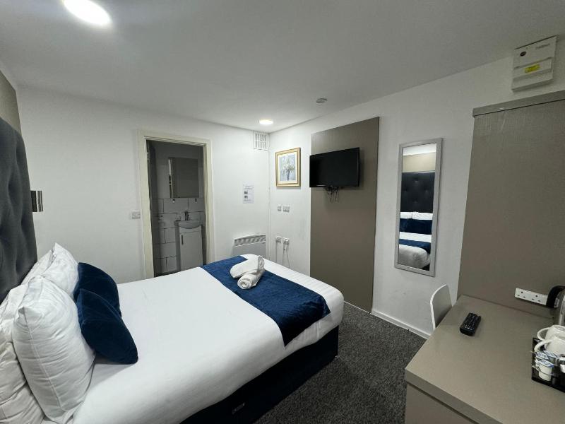 Economy Double Room -  No Window image 1