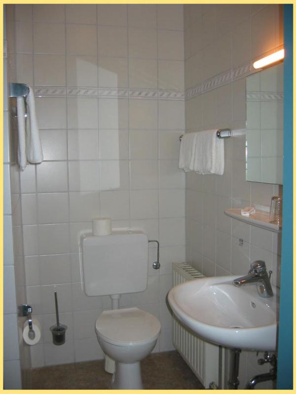 Single Room image 2